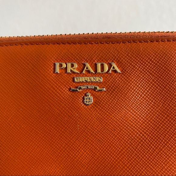 Prada zip around wallet - Picture 2 of 14